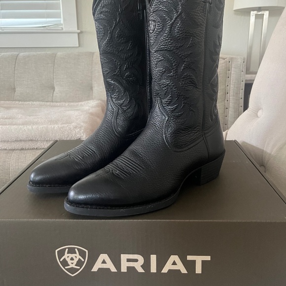 Ariat Black Cowboy Boots - Picture 1 of 6
